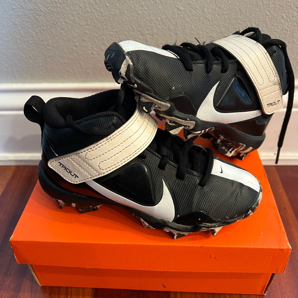 Mike Trout youth baseball cleats